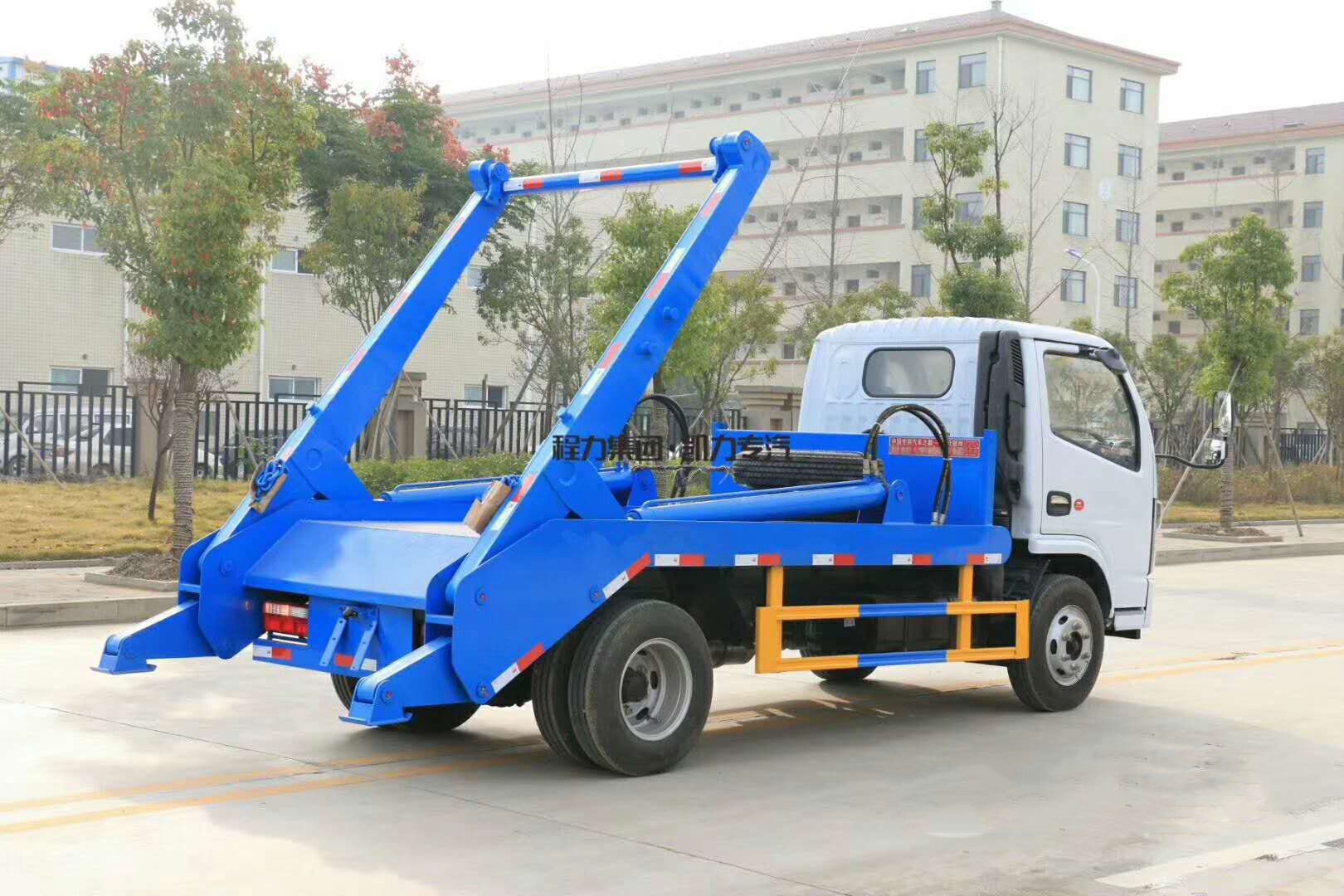 國六6方東風D6 擺臂垃圾車