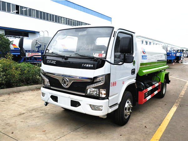 國六東風小多利卡5方灑水車