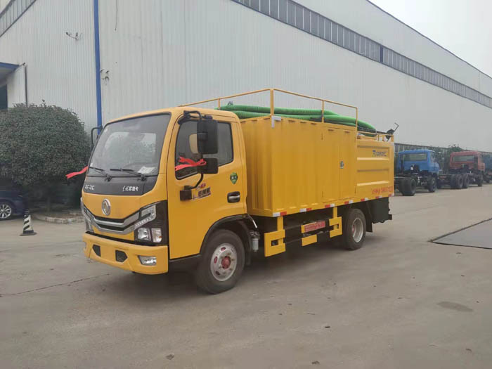 國六東風(fēng)小多利卡污水處理車